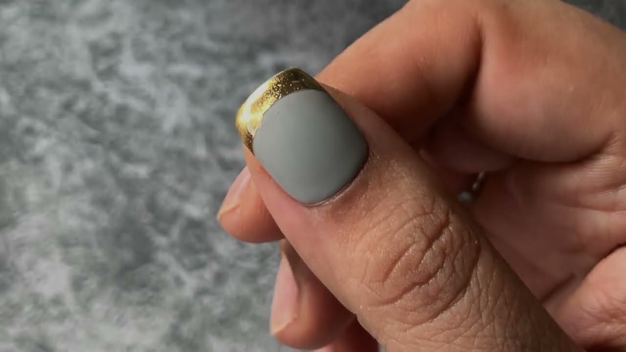 Nail Art DesignTutorial 1 - Chrome French Tip with Matt Base