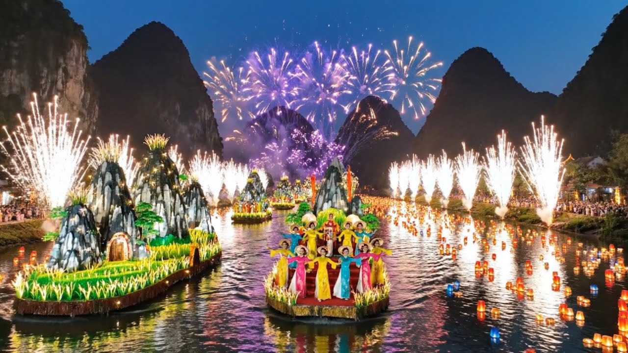 Ho Chi Minh City Flower Parade 2026 Friendly Faces, Elegant Ao Dai & Grand Floral Floats 4K UHD