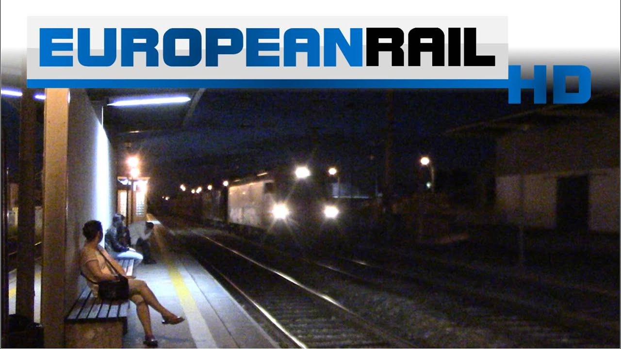 MEDLOG ex CP Carga 4700 loco 4720 + Timber Wagons passes Esmoriz Station