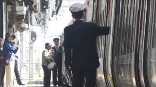 8000系アンパンマン列車　松山駅１番ホーム