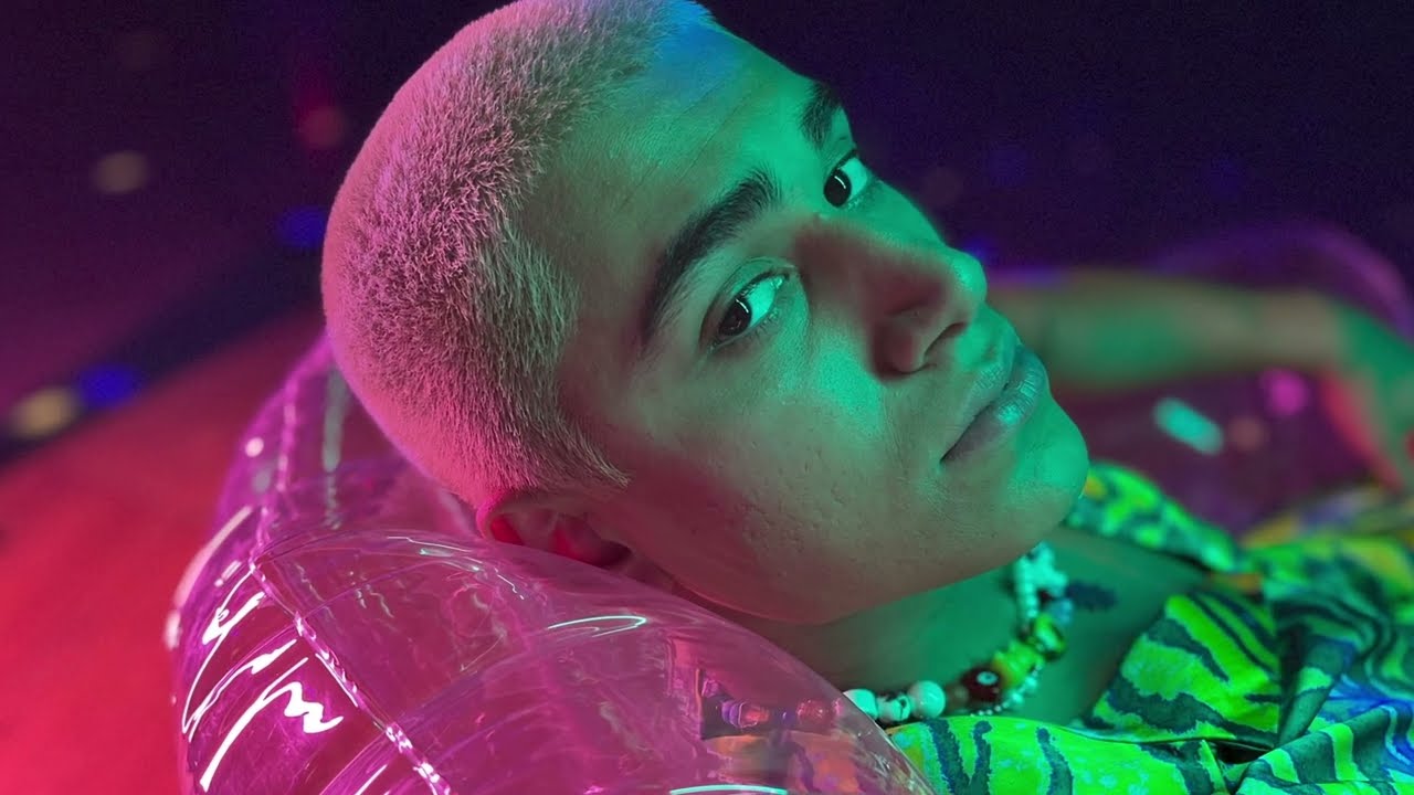 Купить iPhone 13 с официальной гарантией в i-Store