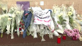 Mort de Shemseddine à Viry-Châtillon: des fleurs et des bougies déposées au collège  | AFP Images