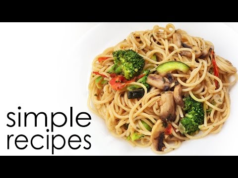 Simple Spaghetti with Broccoli, Mushroom and Courgette