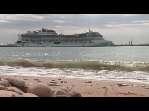 Tourisme : visite du paquebot Virtuosa, un géant des mers à La Rochelle