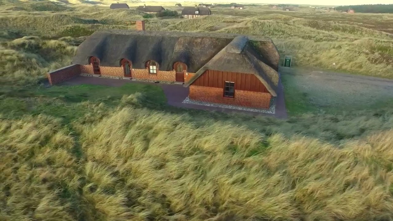 Raketvejen 24 (2022), Klitferie