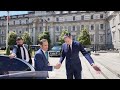 Le Premier ministre et ministre des Affaires étrangères s'entretient avec le vice-Premier ...