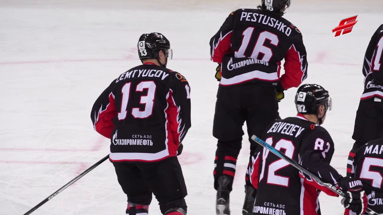 На раз-два-три! Лемтюгов оформляет дубль, забивая 