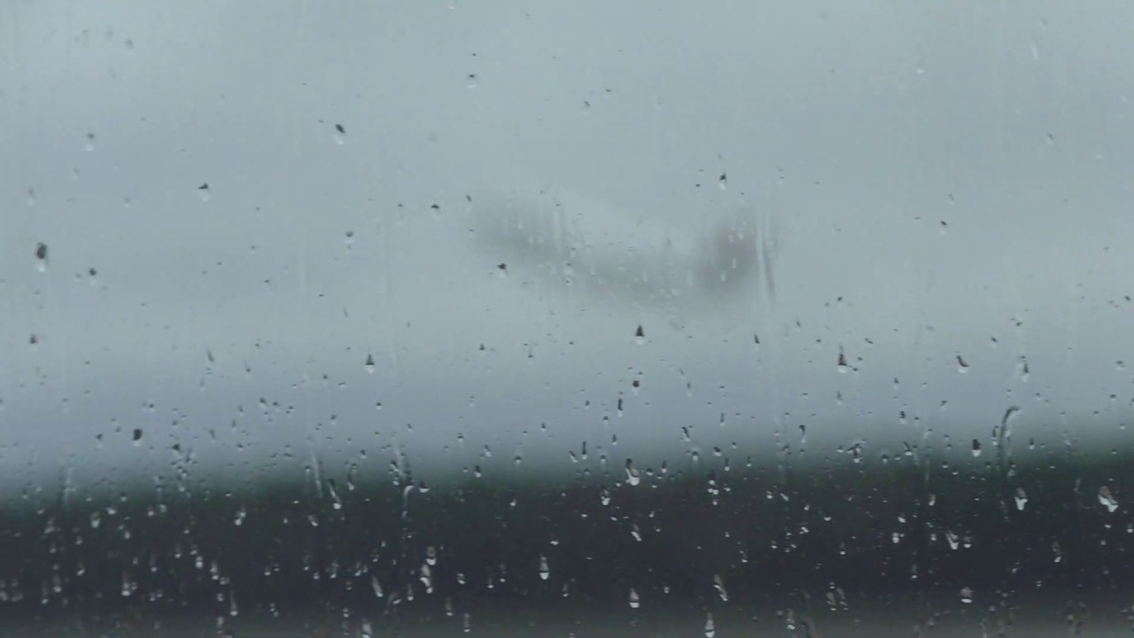 When the focus is only on the raindrops... | Planespotting at FMO with Private Wings + Detur Livery!