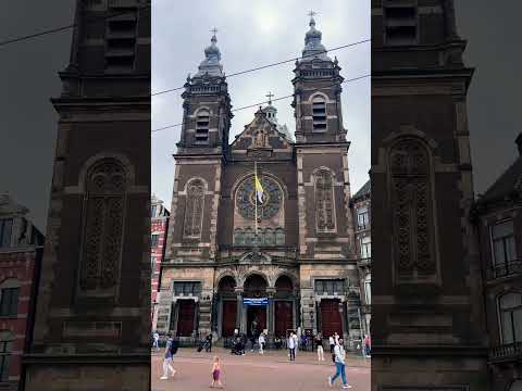 Video: Basiliek van de Heilige Nicolaas (Basiliek van de Heilige Nicolaas) beschrijving en foto's - Nederland: Amsterdam