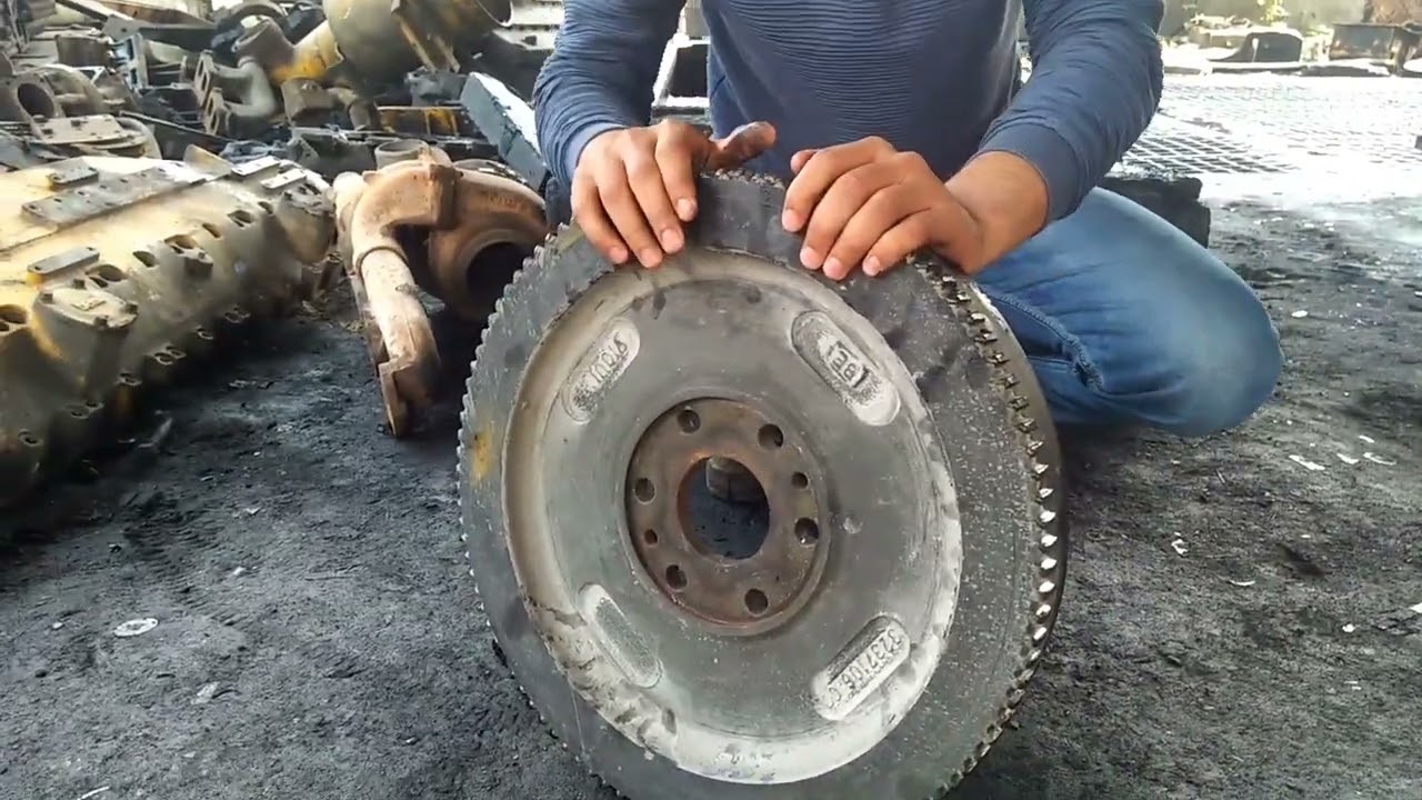 Flywheel ka kya Kaam hai Engine me.. flywheel engine_parts 