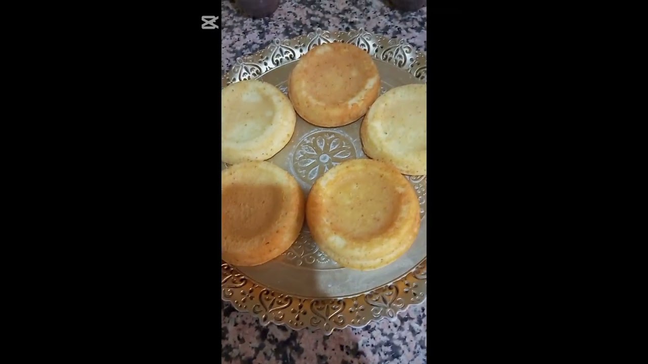 كيك. صغير. بلا.  كريم👌👌👌👌