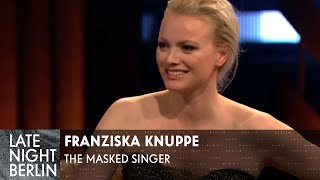 Franziska Knuppe & Klaas spekulieren über Masked Singer Chamäleon | Late Night Berlin | ProSieben