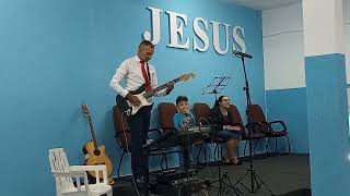 porque ele vive, hino 545 da harpa cristã  pai e filho adorando a Deus.