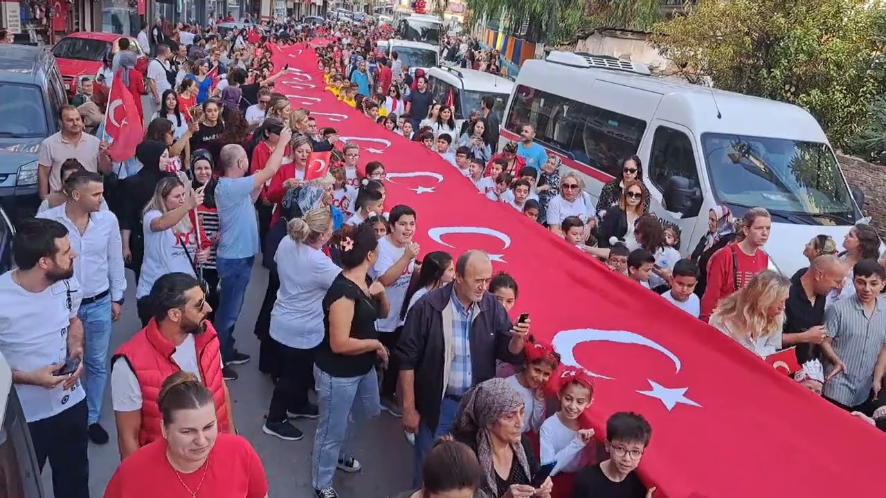 İzmir Bornova Yıldırım Beyazıt İlkokulu 29 Ekim 2023 Kortej Yürüyüşü