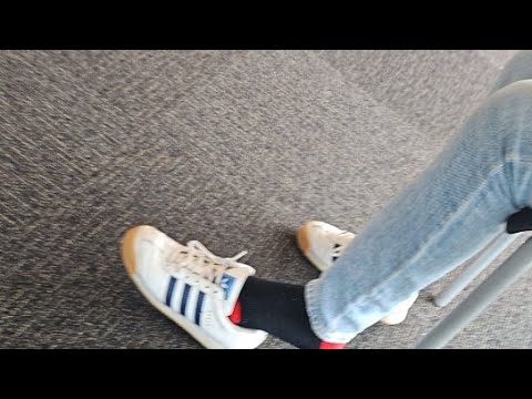 I never keep my shoes on LIVE