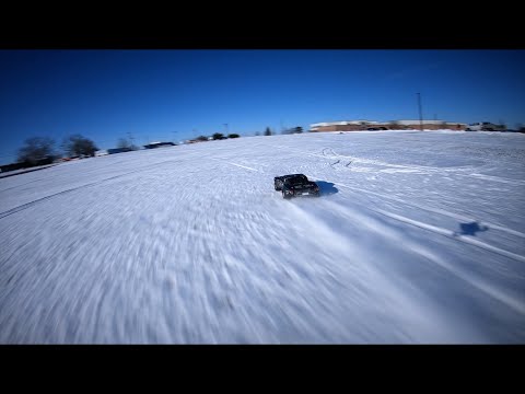 Фото Skydio 2 And An FPV Drone Tracking The Arrma Mojave EXB At The Same Time In The Snow