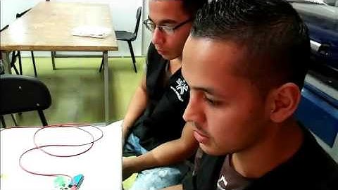 semaforo con microcontrolador PIC 16f887