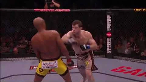 "Neo" Anderson Silva enters the matrix and bullies the pizza theif 🍕