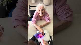 Mamie voulait du rouge et il n’y a pas d’âge pour en mettre ❤️