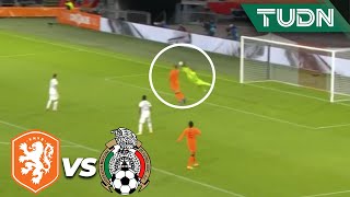 ¡Qué atajada! Talavera le quita el balón de la cabeza | Holanda 0-1 México | Amistoso 2020 | TUDN