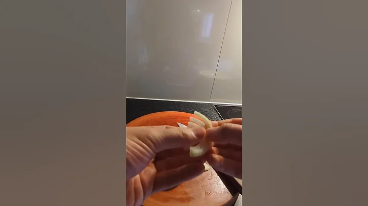 Simple Tip To Cut Onions Like A Chef