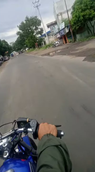 status wa instastory halu lagi di jalan naik motor rx king