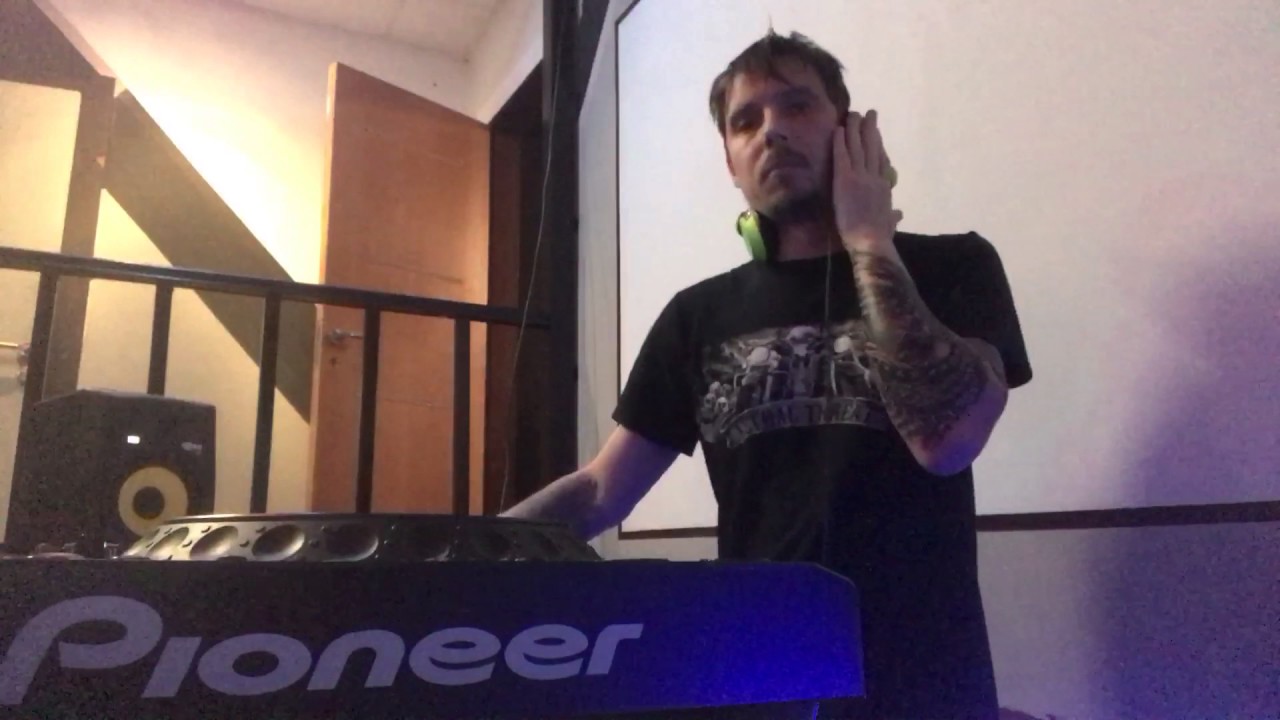 Занятия в ACTION DJ ACADEMY