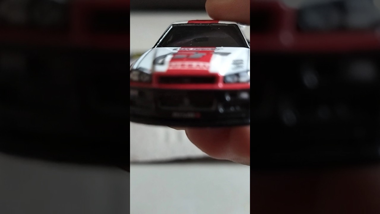 Hot wheels premium NISSAN SKYLINE GT-R BNR34 gran turismo 