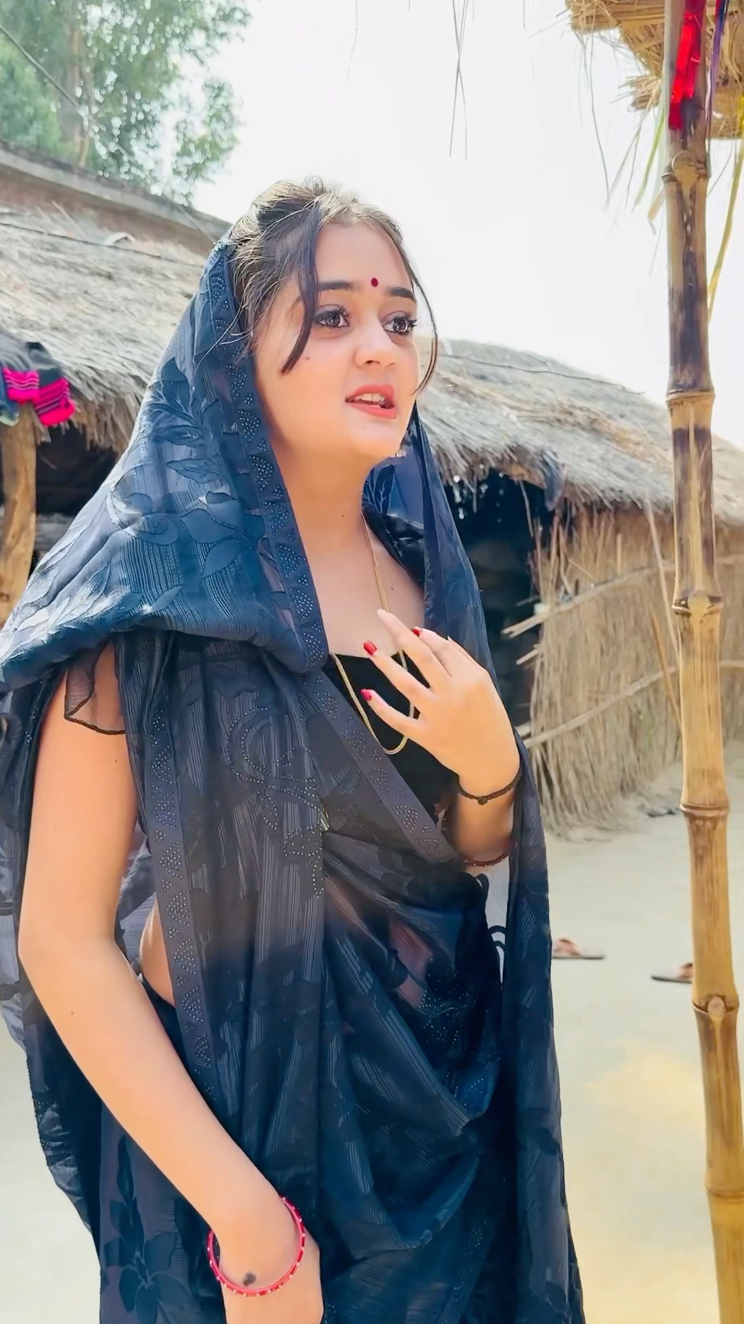 Saas Bahu and JaalSaazi #bindasskavya #shorts