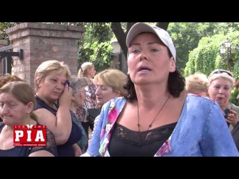 გოგირდის აბანოების თანამშრომლებმა გზა გადაკეტეს