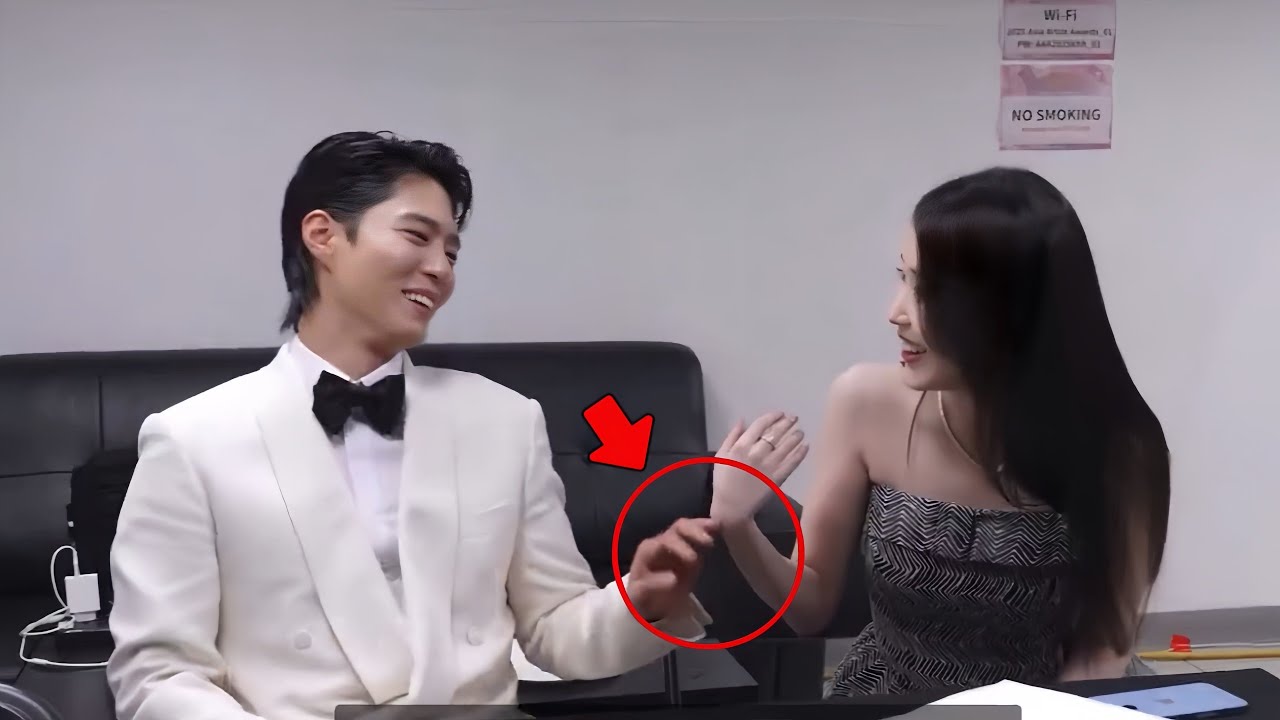 IU дразнит Пак Бо Гома—его паническая реакция взорвала сеть