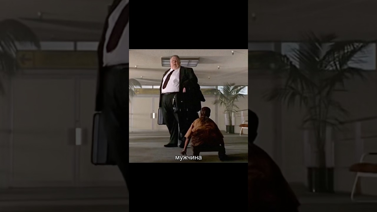 Мужчина бросил монету нищему…