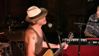 Langhorne Slim sings Be Set Free - New Year&#39;s Eve