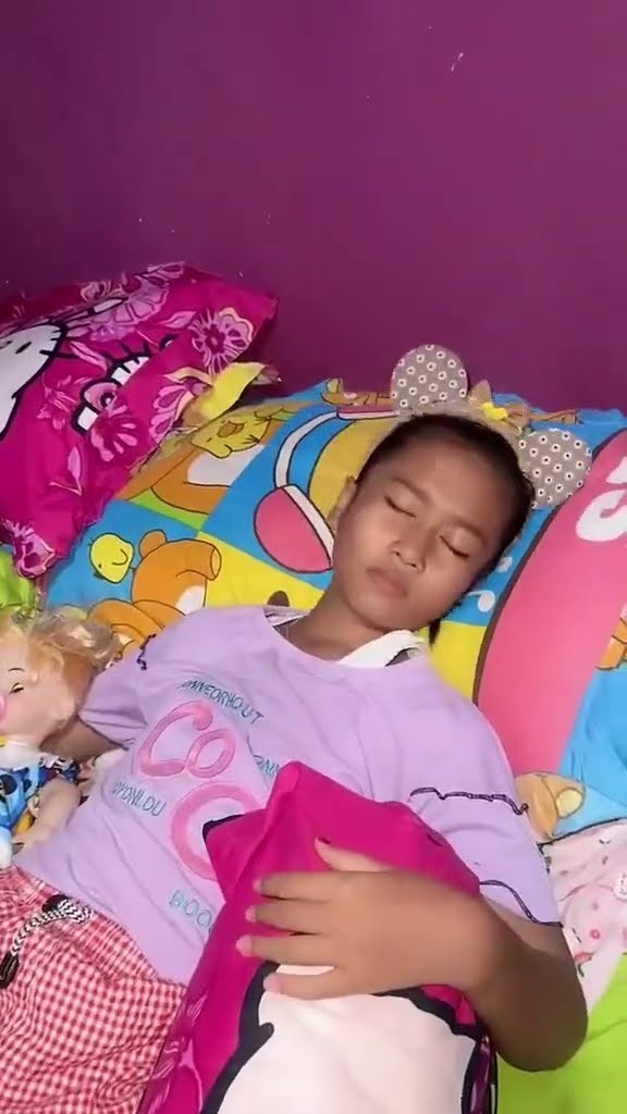 Vidio kocak dan gokil @nyaikembang1nyaikembang1 /siapa yg sayang nenek komen ya?
