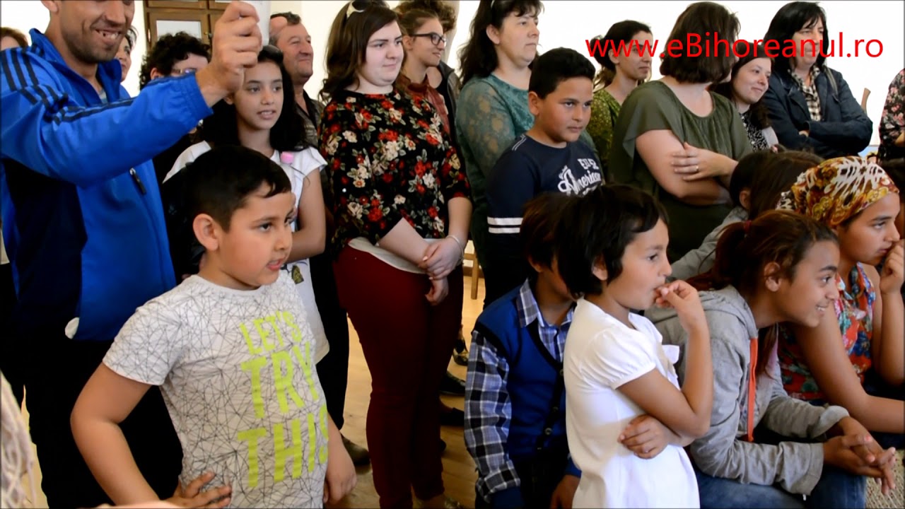 Romii din Tinca, protagoniştii unei expoziţii de fotografie în Oradea