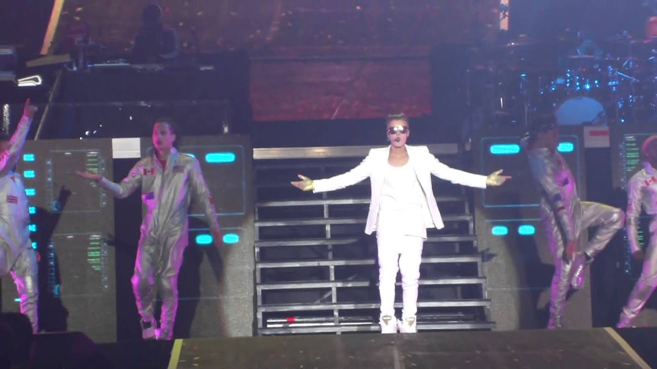 Justin Bieber - All Around The World + Take You BELIEVE TOUR ISTANBUL, TURKEY (Front Row)