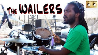 The Wailers Them Belly Full : Aston Barrett Jr. on drums with his father Familyman. Reggae lesson!