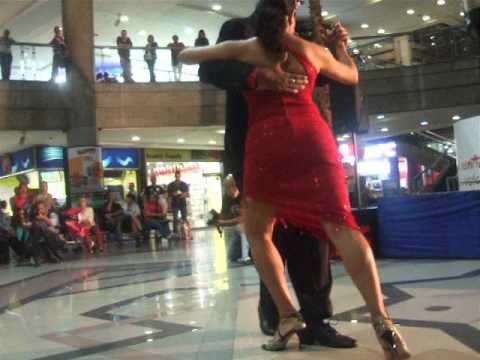 20151120 Buba y Doris Bailando Tango Presentación 2 CC El Recreo Semana Tango Caracas