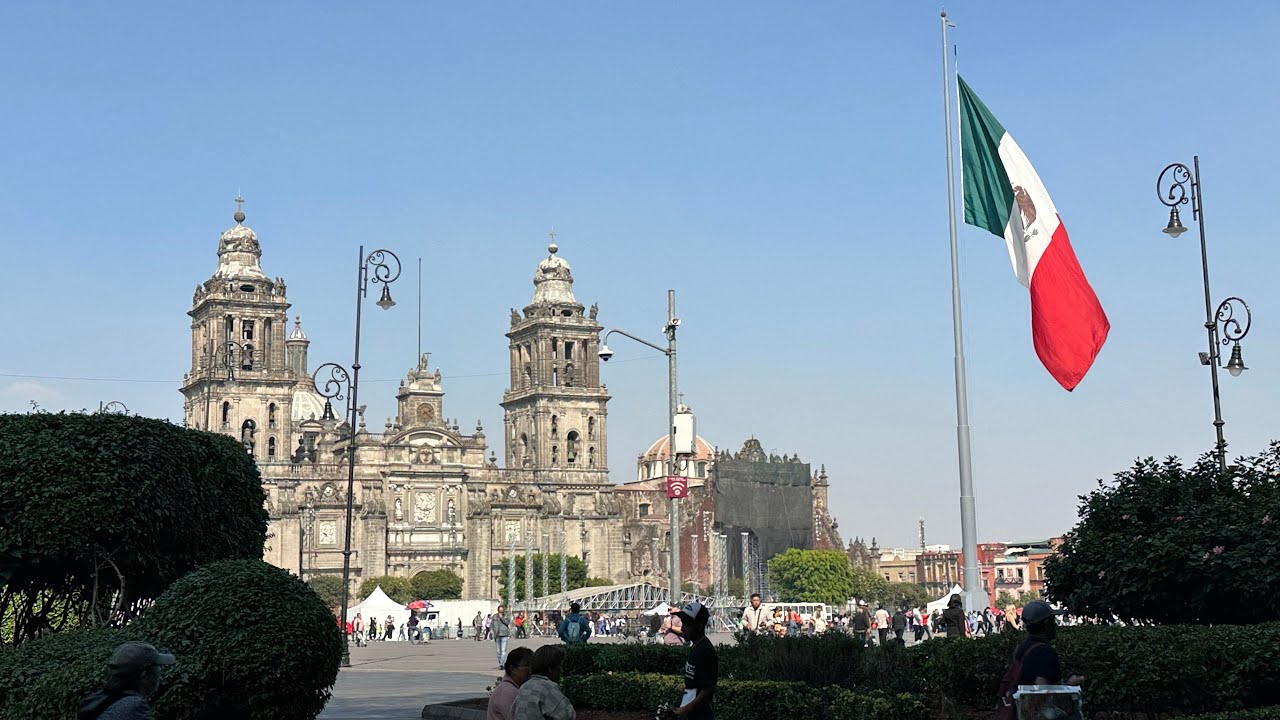 Zócalo Constitution Plaza Rich Christmas 2024