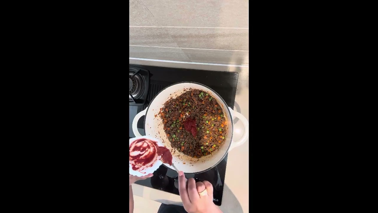 Lamb Shepherd’s Pie (the ultimate healthy and low-carb food)