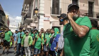 UIA se manifiesta frente a La Fortaleza durante paro de 24 horas