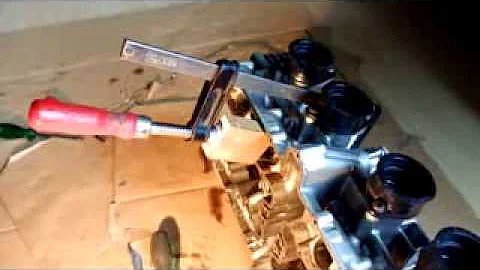 1983 Kawasaki 750 Ltd Rebuild (Part 9 Valve Removal, Valve Seals and Tachometer