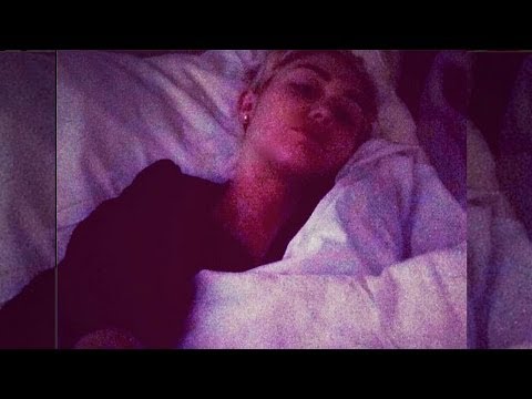 Vídeo: Miley Cyrus No Hospital Por Amigdalite