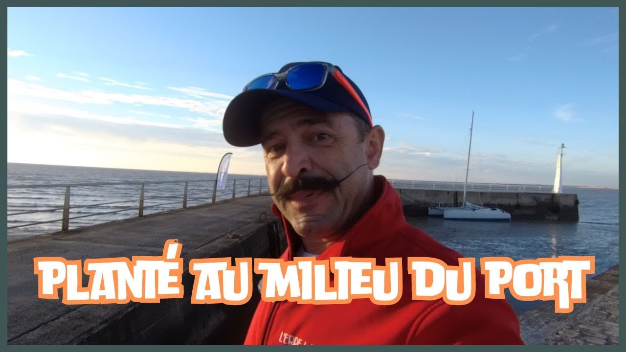 ⁣VOILIER: Echoué au milieu du Port ⚓