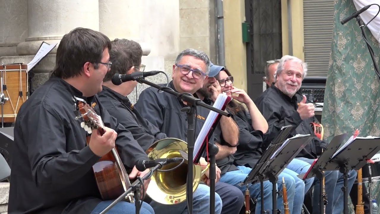Concert comentat dels Mini-Stress dedicat al cançoner de Figueres