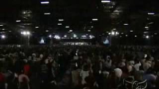 Benny Hinn sings in PARIS, France (Medley)