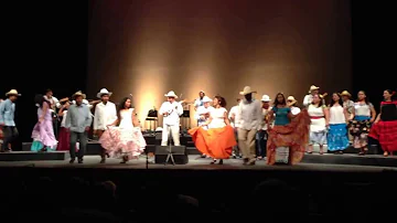 Mono Blanco - Traditional Mexican Folk Music and Dancing