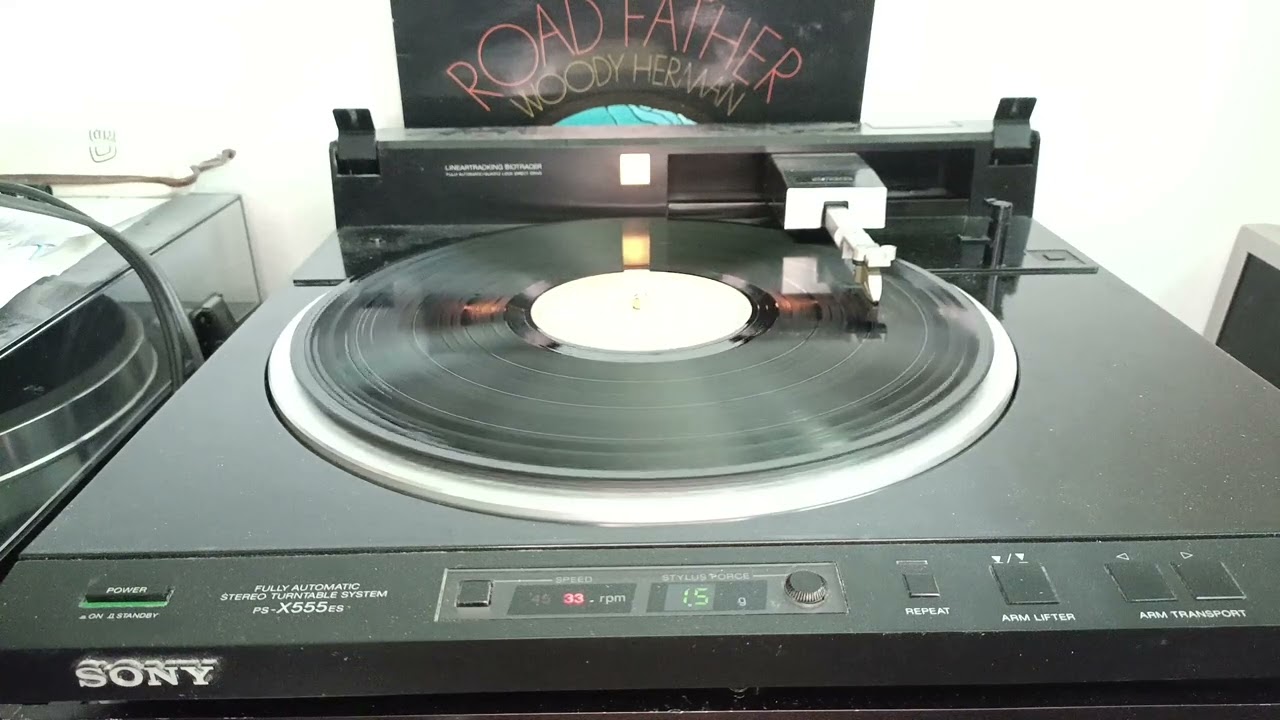 SONY PS-X555ES playing WOODY HERMAN 