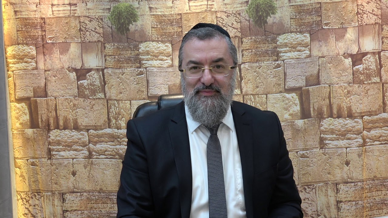 LE RAV ABDELHAK SOUTIENT LES TABLES DE RACHI