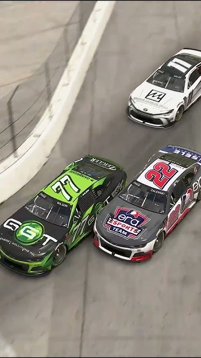 "Absolute mayhem" during the last lap of the #enascar race in Chicago!